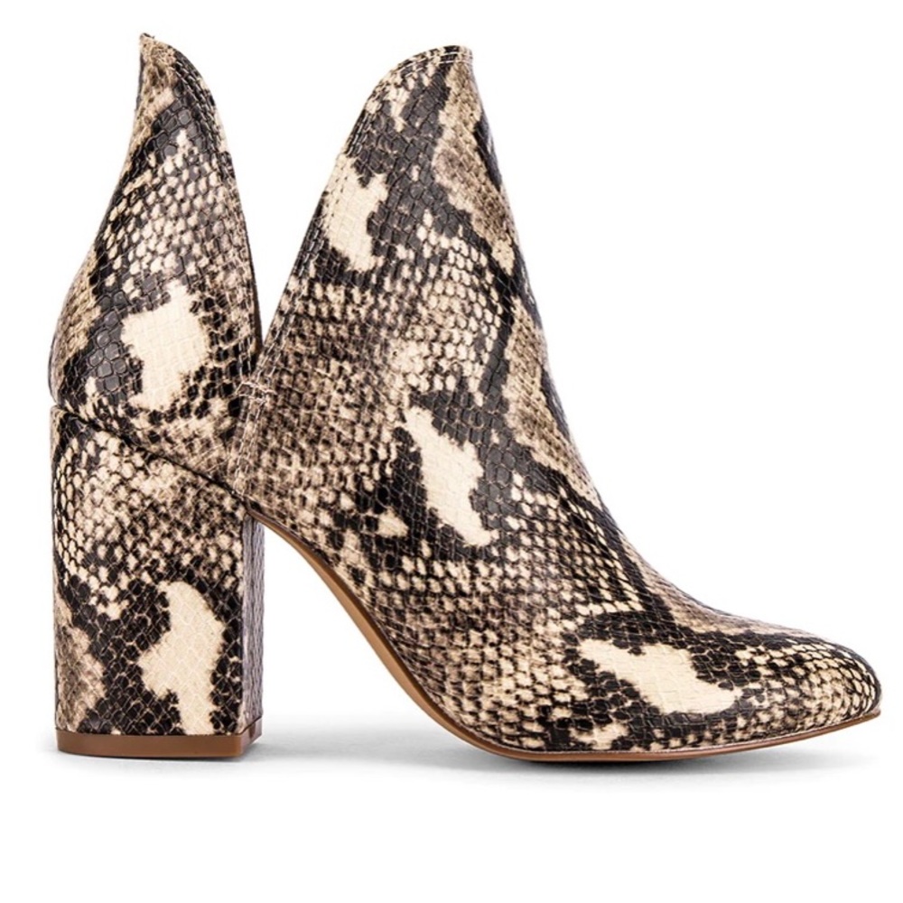 Steve Madden “Rookie” snake skin heels!